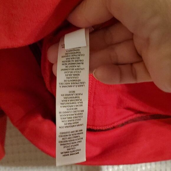 WEEKEND BY CHICO'S Pullover active shirt 1 red - Picture 5 of 7